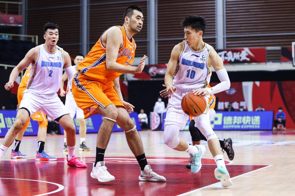 米兰体育 官网-北京首钢重逢冤家，大胜对手，夺冠在望